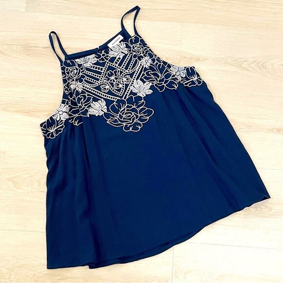 Eyeshadow Embroidered Floral Spaghetti Strap Tank Top Navy Cream Medium NWOT - Picture 1 of 8